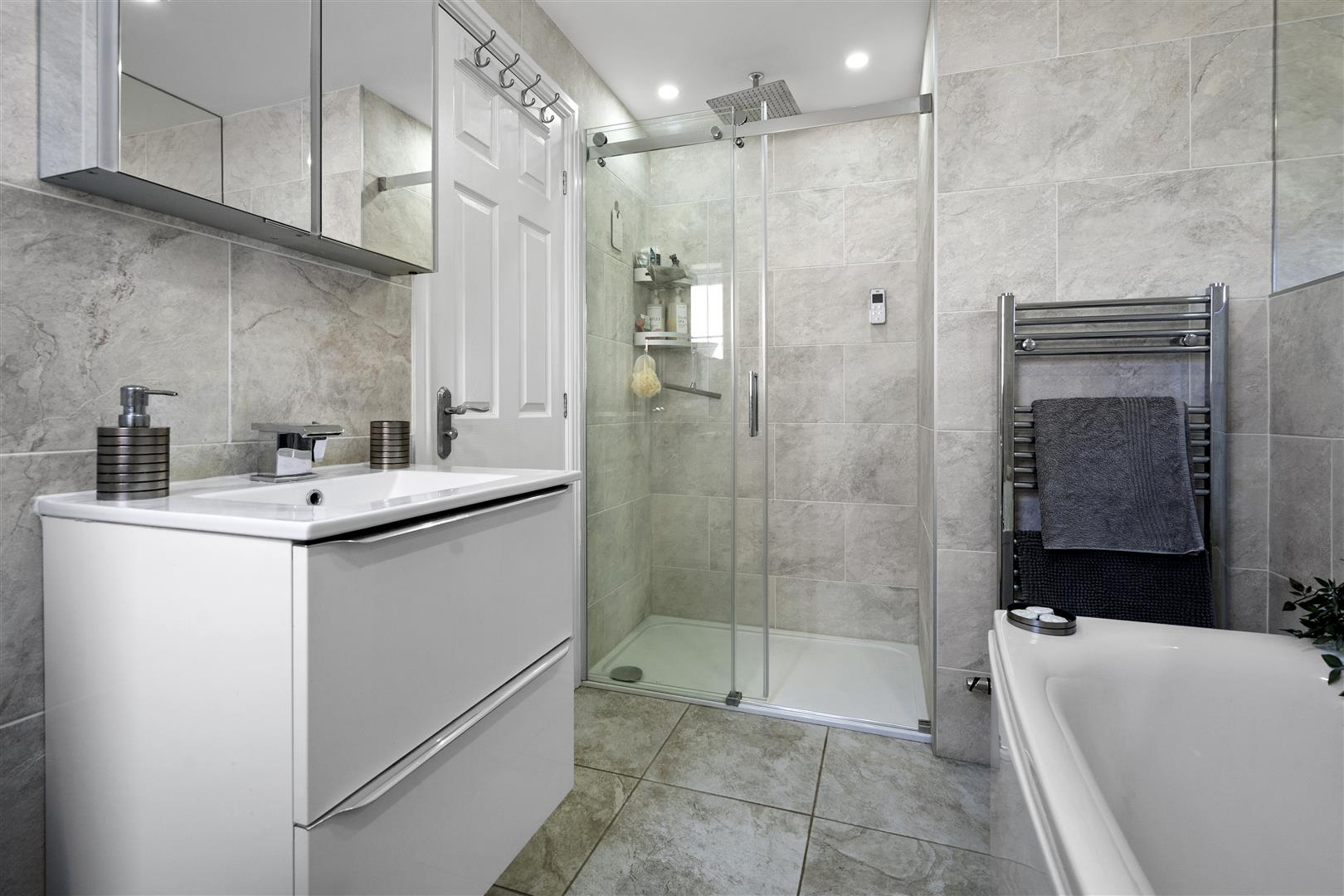 Master En-Suite